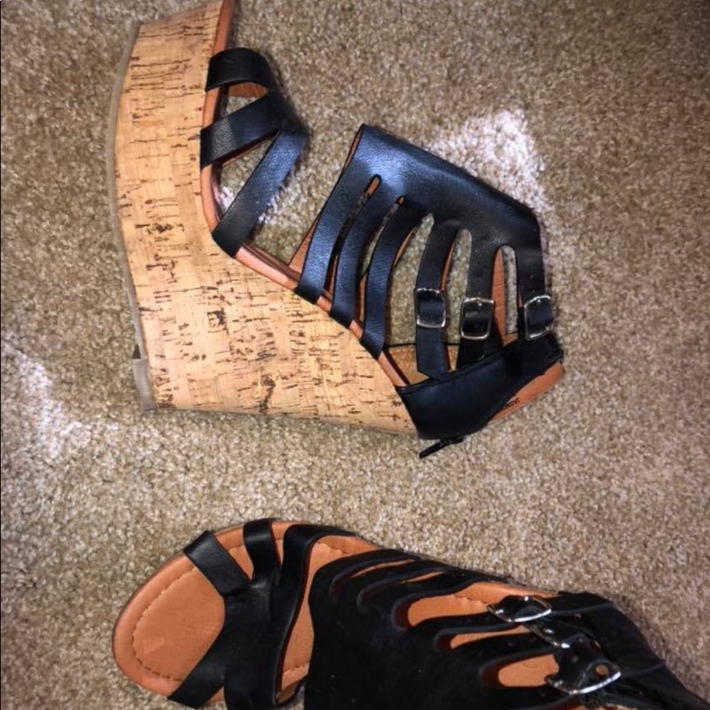 Extremely cute wedges, never worn!!